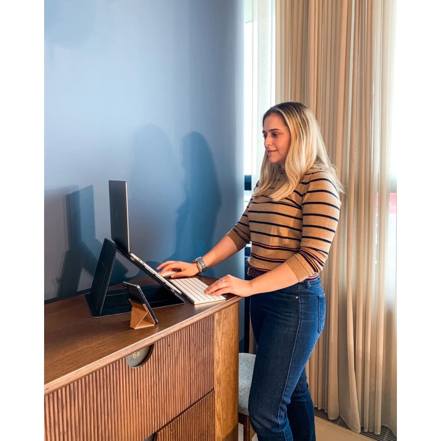 Gadget Store - MOFT Snap-on Phone Stand and Wallet MagSafe